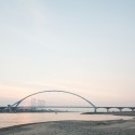 City Bridge ‘De Oversteek' / Ney Poulissen Architects & Engineers City Bridge ‘De Oversteek' / Ney Poulissen Architects & Engineers © Stijn Bollaert