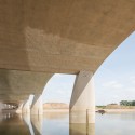 City Bridge ‘De Oversteek' / Ney Poulissen Architects & Engineers City Bridge ‘De Oversteek' / Ney Poulissen Architects & Engineers © Stijn Bollaert