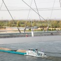 City Bridge ‘De Oversteek' / Ney Poulissen Architects & Engineers City Bridge ‘De Oversteek' / Ney Poulissen Architects & Engineers © Stijn Bollaert