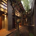 Nugegoda House / Chinthaka Wickramage associates © Eresh Weerasuriya
