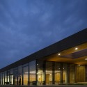 TaiwanGlass Donghai Office Building / WZWX Architecture Group TaiwanGlass Donghai Office Building / WZWX Architecture Group © Fernando Guerra I FG+SG