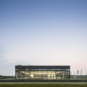 TaiwanGlass Donghai Office Building / WZWX Architecture Group TaiwanGlass Donghai Office Building / WZWX Architecture Group © Fernando Guerra I FG+SG