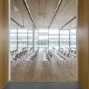 TaiwanGlass Donghai Office Building / WZWX Architecture Group TaiwanGlass Donghai Office Building / WZWX Architecture Group © Fernando Guerra I FG+SG