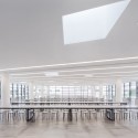 TaiwanGlass Donghai Office Building / WZWX Architecture Group TaiwanGlass Donghai Office Building / WZWX Architecture Group © Fernando Guerra I FG+SG