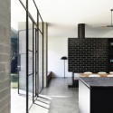 Elwood House / Preston Lane © Derek Swalwell