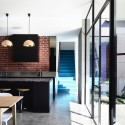 Elwood House / Preston Lane © Derek Swalwell