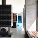 Elwood House / Preston Lane © Derek Swalwell