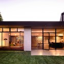 Elwood House / Preston Lane © Derek Swalwell