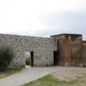Muralla Nazarí en el Alto Albaicín / Antonio Jiménez Torrecillas Muralla Nazarí en el Alto Albaicín / Antonio Jiménez Torrecillas © Theo Coutanceau