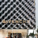 Givenchy Flagship Store in Seoul / Piuarch Givenchy Flagship Store in Seoul / Piuarch © Shin Kyungsub