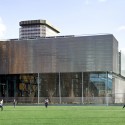Sport Centre Jules Ladoumegue / Dietmar Feichtinger Architectes Sport Centre Jules Ladoumegue / Dietmar Feichtinger Architectes © David Boureau