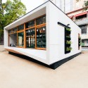 ArchiBlox Designs World's First Prefabricated Carbon Positive House ArchiBlox Designs World's First Prefabricated Carbon Positive House © Tom Ross Photography