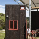 Longbush Ecosanctuary Welcome Shelter / Sarosh Mulla Design Longbush Ecosanctuary Welcome Shelter / Sarosh Mulla Design © Simon Devitt
