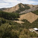 Longbush Ecosanctuary Welcome Shelter / Sarosh Mulla Design Longbush Ecosanctuary Welcome Shelter / Sarosh Mulla Design © Simon Devitt