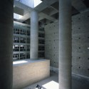 AD Classics: Caja Granada Savings Bank / Alberto Campo Baeza AD Classics: Caja Granada Savings Bank / Alberto Campo Baeza Minimal furnishings avoid distrating from the stark barenness of the concrete. Image © Estudio Arquitectura Campo Baeza