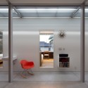 With 3 Kids, 2 Dogs and the Jungle / Osamu Morishita Architect & Associates With 3 Kids, 2 Dogs and the Jungle / Osamu Morishita Architect & Associates © Hahakura Photo Office