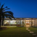 With 3 Kids, 2 Dogs and the Jungle / Osamu Morishita Architect & Associates With 3 Kids, 2 Dogs and the Jungle / Osamu Morishita Architect & Associates © Hahakura Photo Office