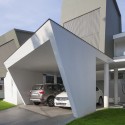 The Skewed House / LIJO.RENY.architects The Skewed House / LIJO.RENY.architects © Praveen Mohandas