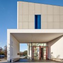 Jesuit High School Chapel of the North American Martyr / Hodgetts + Fung Jesuit High School Chapel of the North American Martyr / Hodgetts + Fung © Joe Fletcher