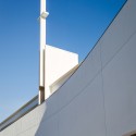 Jesuit High School Chapel of the North American Martyr / Hodgetts + Fung Jesuit High School Chapel of the North American Martyr / Hodgetts + Fung © Joe Fletcher