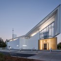Jesuit High School Chapel of the North American Martyr / Hodgetts + Fung Jesuit High School Chapel of the North American Martyr / Hodgetts + Fung © Joe Fletcher