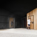 Hidden Locker Rooms / MU Architecture + Ateliers Les Particules Hidden Locker Rooms / MU Architecture + Ateliers Les Particules © David Foessel