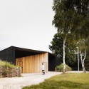 Hidden Locker Rooms / MU Architecture + Ateliers Les Particules Hidden Locker Rooms / MU Architecture + Ateliers Les Particules © David Foessel