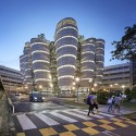 Learning Hub / Heatherwick Studio Learning Hub / Heatherwick Studio © Hufton and Crow