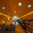 RENOVA Store & Theatre / PHYD ARQUITECTURA © Fernando Guerra | FG+SG