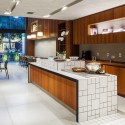 Guilhermina Restaurant / FGMF Arquitetos Guilhermina Restaurant / FGMF Arquitetos © Rafaela Netto