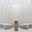 Bishop Edward King Chapel / Niall McLaughlin Architects Bishop Edward King Chapel / Niall McLaughlin Architects © NAARO