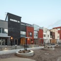 Kalasataman Huvilat Townhouses / PORTAALI architects Ltd + ArkOpen Ltd Kalasataman Huvilat Townhouses / PORTAALI architects Ltd + ArkOpen Ltd © Photos Tuomas Uusheimo