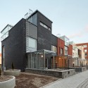 Kalasataman Huvilat Townhouses / PORTAALI architects Ltd + ArkOpen Ltd Kalasataman Huvilat Townhouses / PORTAALI architects Ltd + ArkOpen Ltd © Photos Tuomas Uusheimo
