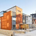 Kalasataman Huvilat Townhouses / PORTAALI architects Ltd + ArkOpen Ltd Kalasataman Huvilat Townhouses / PORTAALI architects Ltd + ArkOpen Ltd © Studio Halas