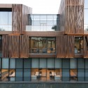 Selcuk Ecza Headquarters / Tabanlıoğlu Architects Selcuk Ecza Headquarters / Tabanlıoğlu Architects © Thomas Mayer