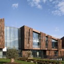 Selcuk Ecza Headquarters / Tabanlıoğlu Architects Selcuk Ecza Headquarters / Tabanlıoğlu Architects © Thomas Mayer