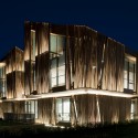 Selcuk Ecza Headquarters / Tabanlıoğlu Architects Selcuk Ecza Headquarters / Tabanlıoğlu Architects © Thomas Mayer