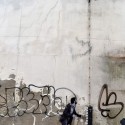 French Artist Levalet Inks Imaginary Scenes onto Parisian Buildings French Artist Levalet Inks Imaginary Scenes onto Parisian Buildings Le siècle des lumières. Image © Levalet