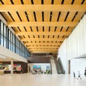 Fort Mcmurray International Airport / office of mcfarlane biggar architects + designers Fort Mcmurray International Airport / office of mcfarlane biggar architects + designers © Ema Peter