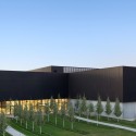 Fort Mcmurray International Airport / office of mcfarlane biggar architects + designers Fort Mcmurray International Airport / office of mcfarlane biggar architects + designers © Ema Peter