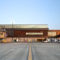 Fort Mcmurray International Airport / office of mcfarlane biggar architects + designers Fort Mcmurray International Airport / office of mcfarlane biggar architects + designers © Ema Peter