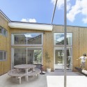 House for Dairy Farmers / Osamu Tsukihashi + Architects Teehouse House for Dairy Farmers / Osamu Tsukihashi + Architects Teehouse © Sadao Hotta