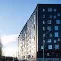 Puukuokka Housing Block  / OOPEAA © Mikko Auerniitty