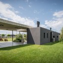 Vivienda Suburbana / Roberto Benito Vivienda Suburbana / Roberto Benito © Gonzalo Viramonte