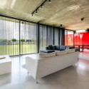 Vivienda Suburbana / Roberto Benito Vivienda Suburbana / Roberto Benito © Gonzalo Viramonte