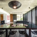 Vivienda Suburbana / Roberto Benito Vivienda Suburbana / Roberto Benito © Gonzalo Viramonte