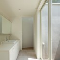 Arch Wall House  / Naf Architect & Design © Toshiyuki Yano
