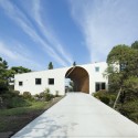 Arch Wall House  / Naf Architect & Design © Toshiyuki Yano