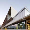 La Florida Metropolitan Hospital Clinic / BBATS Consulting & Projects SLP + MURTINHO+RABY arquitectos La Florida Metropolitan Hospital Clinic / BBATS Consulting & Projects SLP + MURTINHO+RABY arquitectos © Nico Saieh