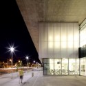 La Florida Metropolitan Hospital Clinic / BBATS Consulting & Projects SLP + MURTINHO+RABY arquitectos La Florida Metropolitan Hospital Clinic / BBATS Consulting & Projects SLP + MURTINHO+RABY arquitectos © Nico Saieh